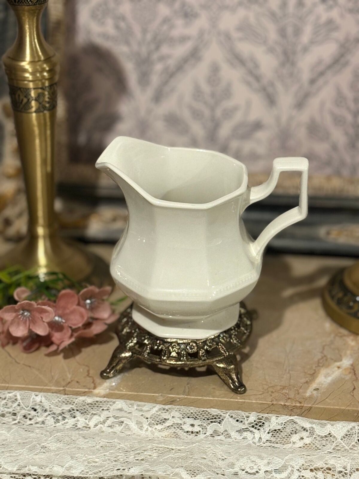 White creamer angular