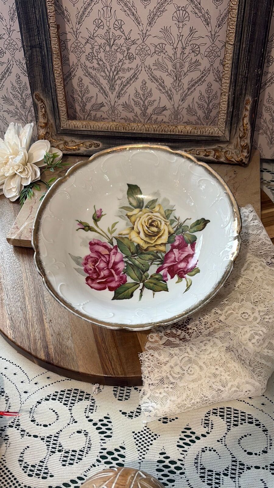 Scalloped embossed gold rimmed rose bowl