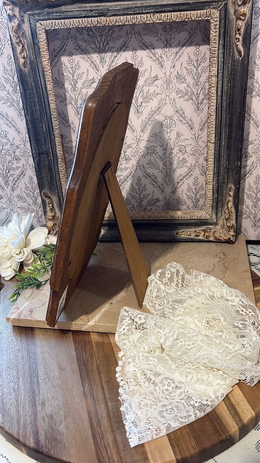 Beautiful wood framed needlepoint, silhouette