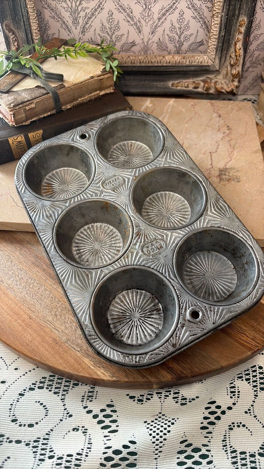 Sunburst muffin tin 6