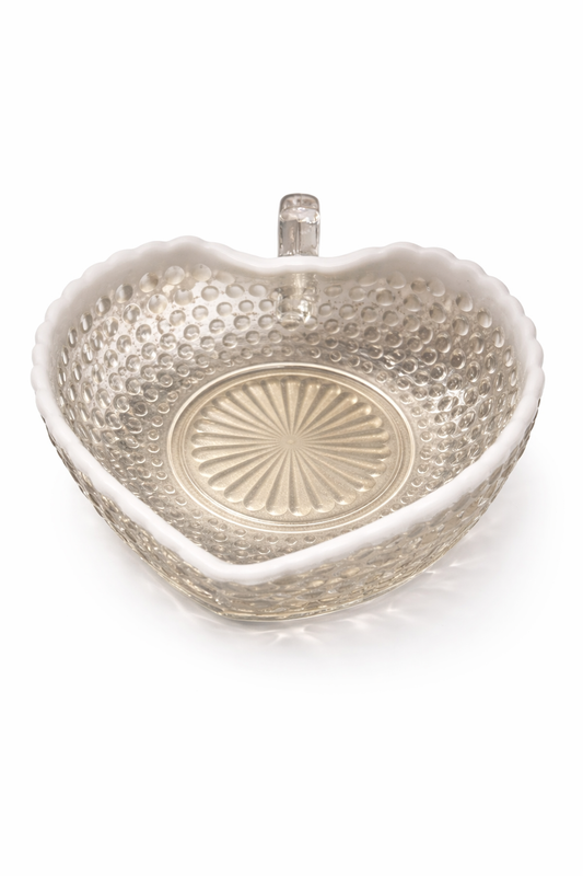 Vintage Heart-Shaped Hobnail Glass Candy Dish with Handle – Vintage-Style Clear Glass Bowl