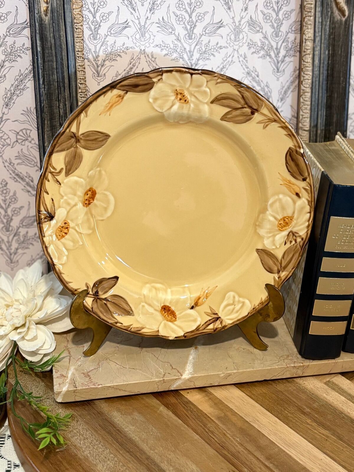 Francescan Café Royale dinner plate minor chipping