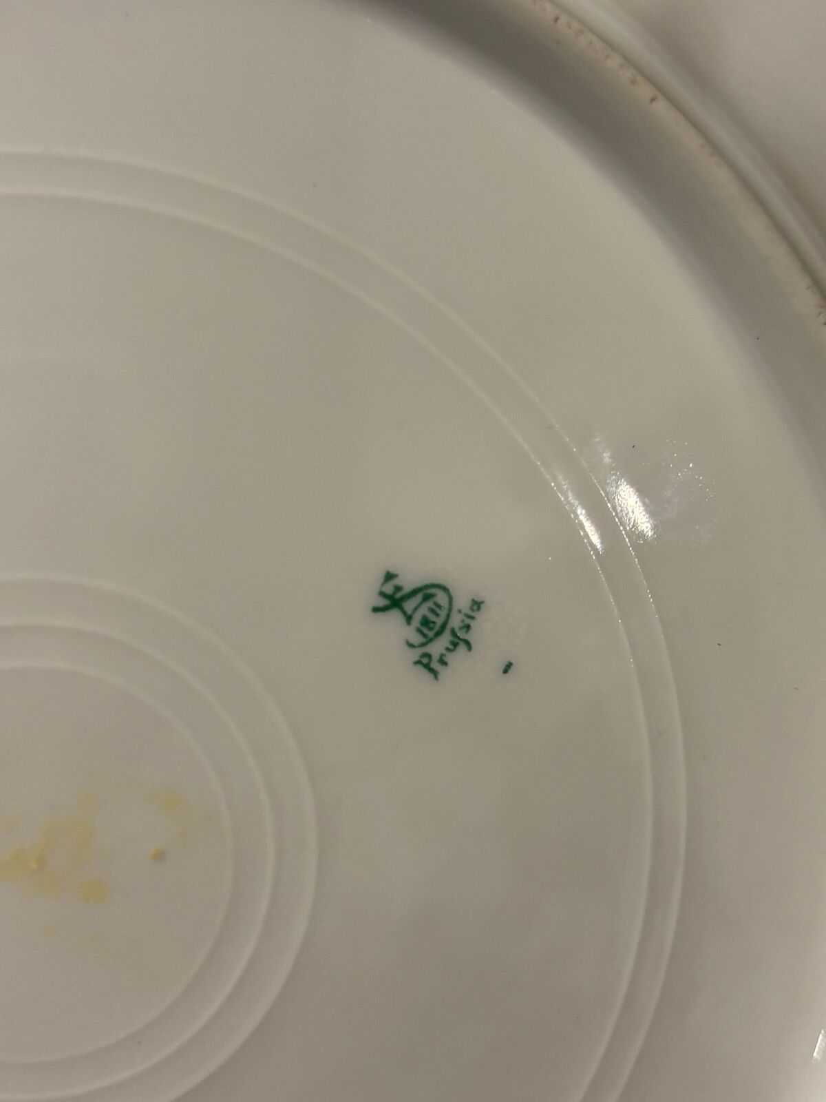 Yellow roses plate